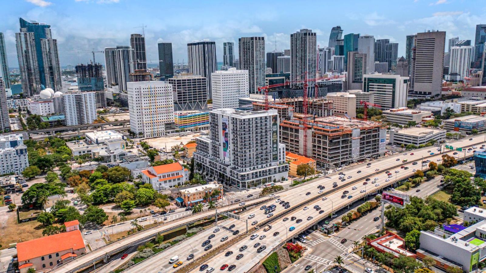Apartamento Modern Unit In The Heart Of Downtown With Free Parking