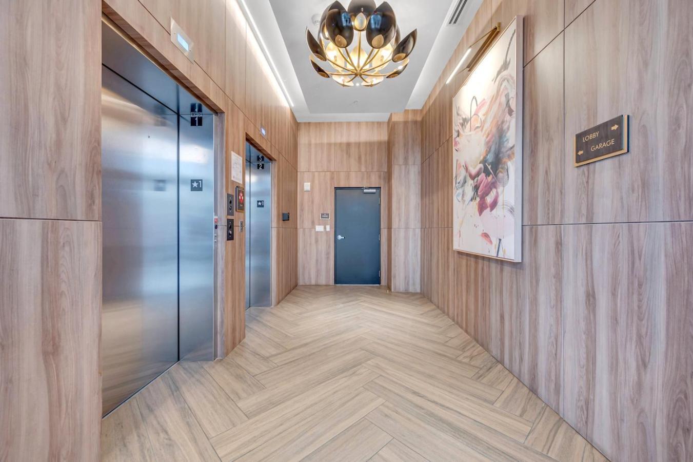 Modern Unit In The Heart Of Downtown With Free Parking Apartamento