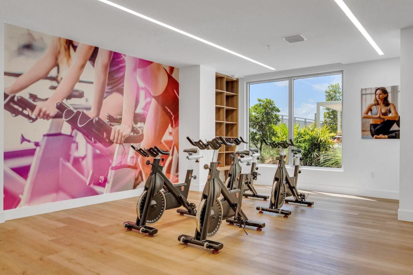 Modern Unit In The Heart Of Downtown With Free Parking Apartamento *