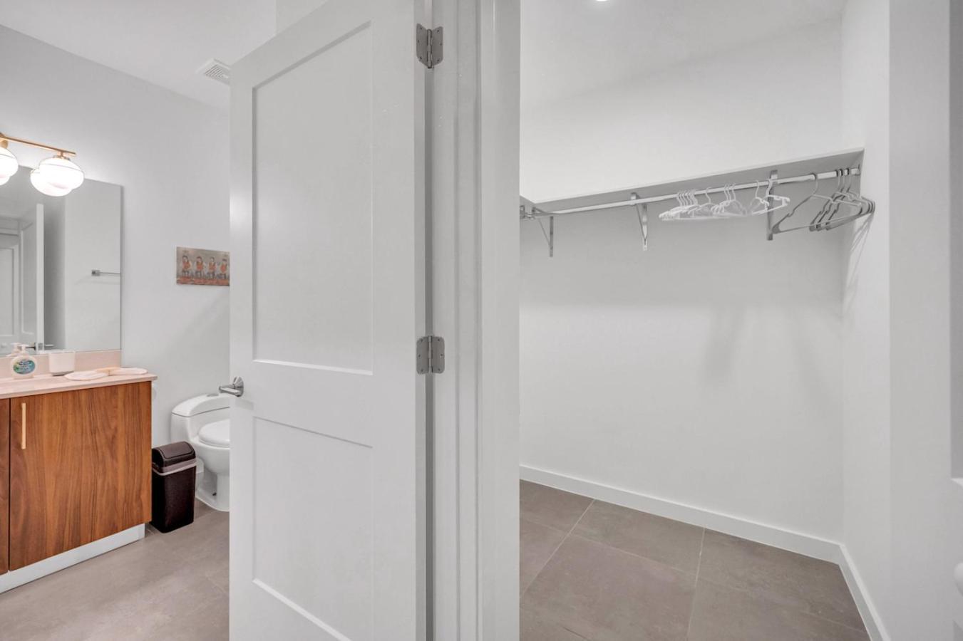 Modern Unit In The Heart Of Downtown With Free Parking Apartamento *